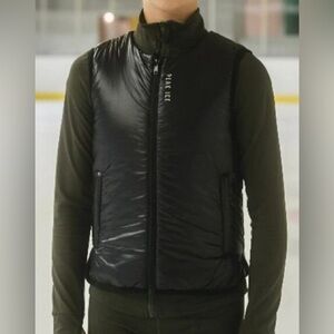 PEAK ICE Women's Ice Skating Puffer Vest With Zipper Front Closure.